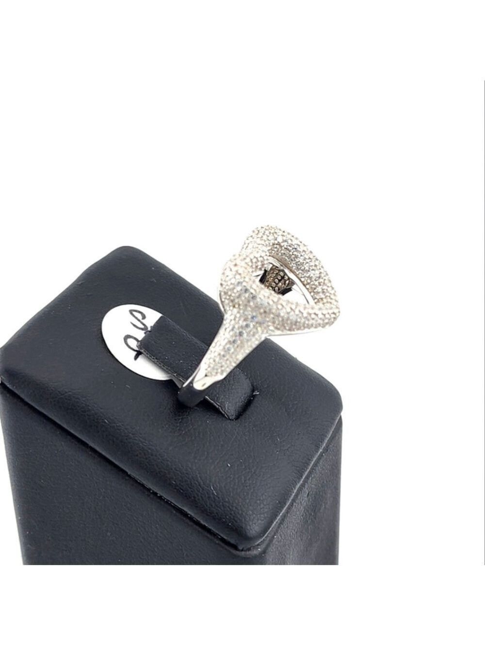 Elegant 925 Sterling Silver Heart Ring – Polished & Chic Design - Picture 5 of 11